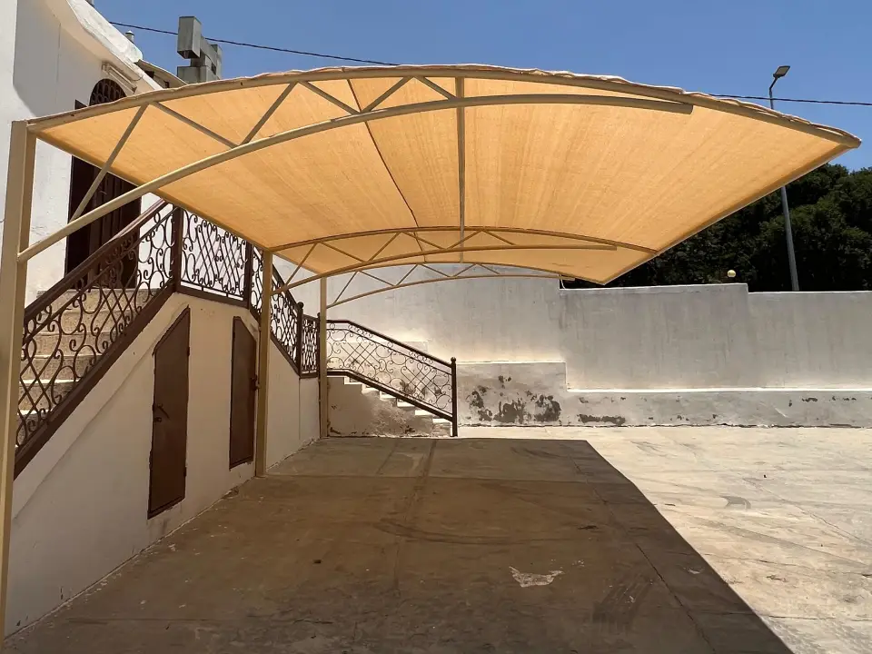 مظلات قماش عازل للماء